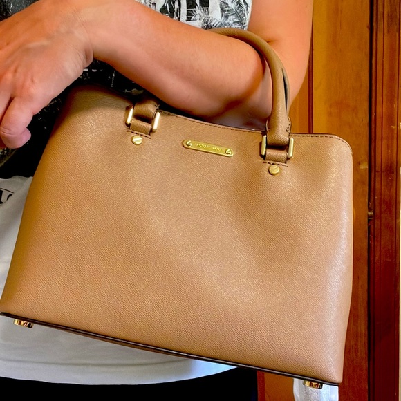 **UNAVAILABLE* **SOLD ELSEWHERE**Michael Kors tan Satchel bag - Picture 10 of 11